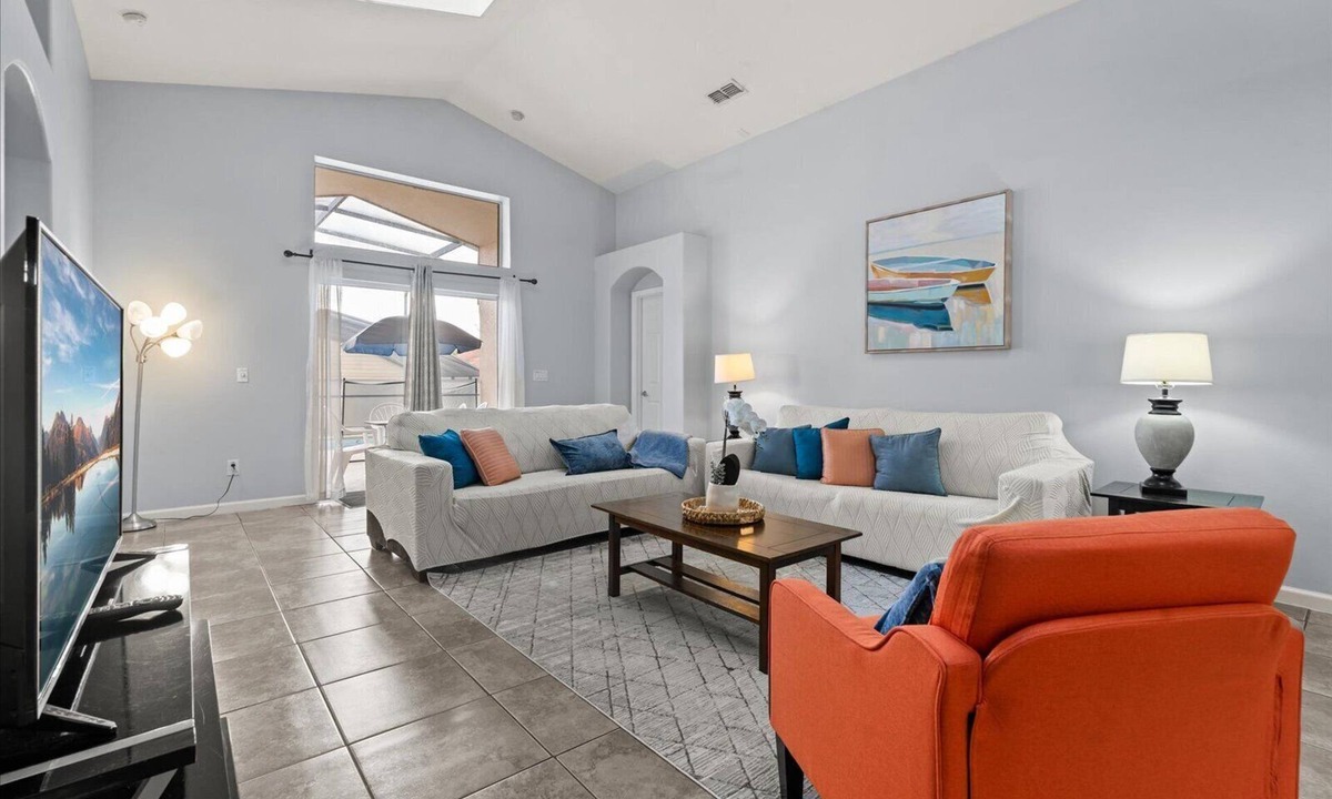 Solana House | Don’t Wait! Book July 4th & August Stays plus Free Night!