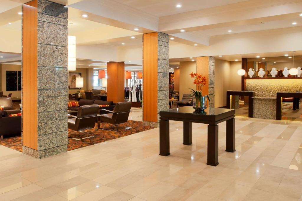 Chesterfield Hotel | DoubleTree by Hilton Hotel St. Louis - Chesterfield