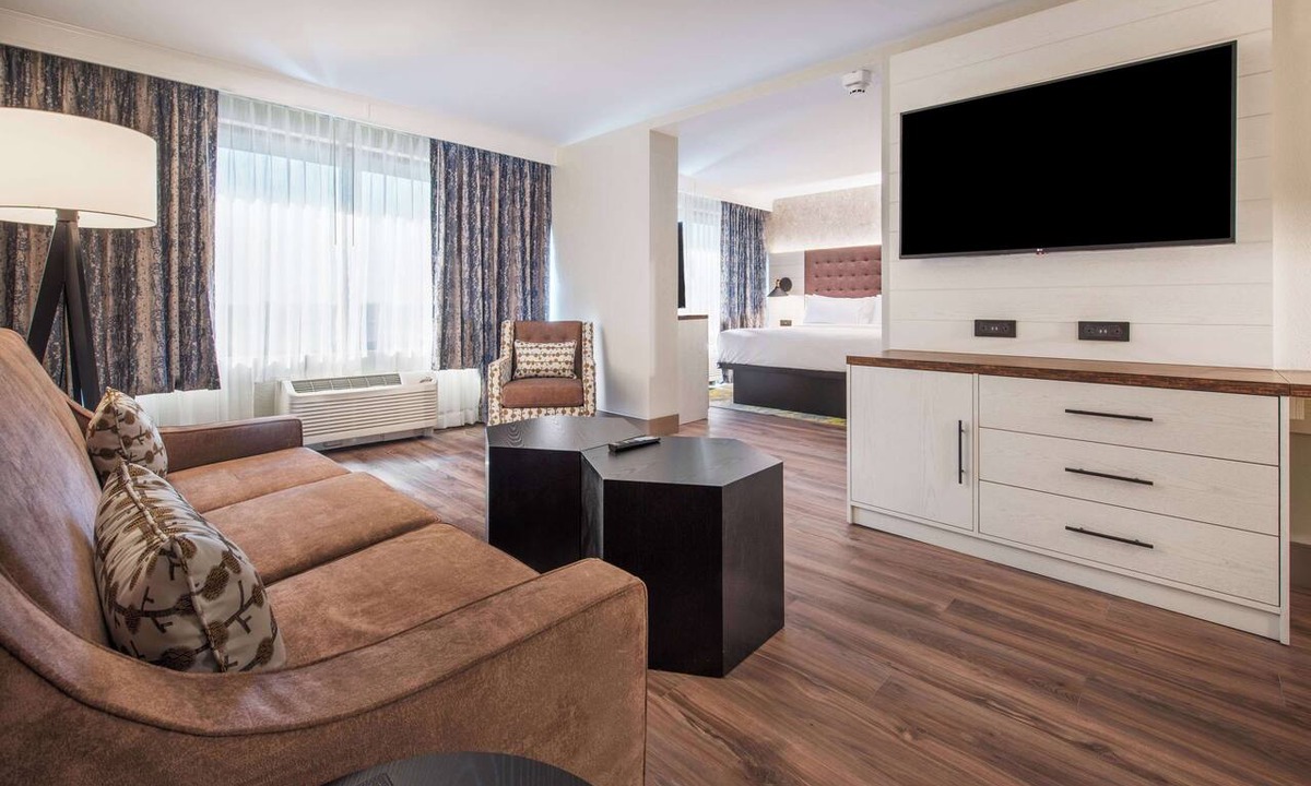 Cranbury Hotel | Doubletree by Hilton Monroe Township Cranbury