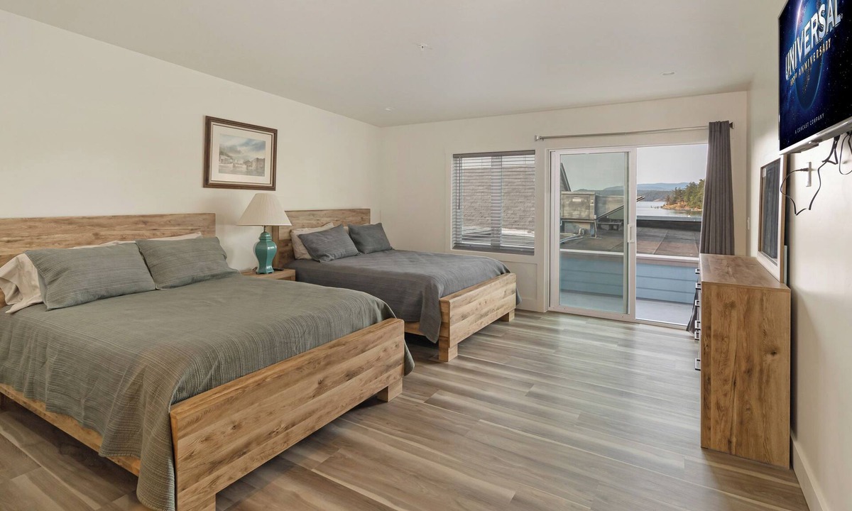 Friday Harbor Apartment | Downtown Friday Harbor! Newly Built! DS