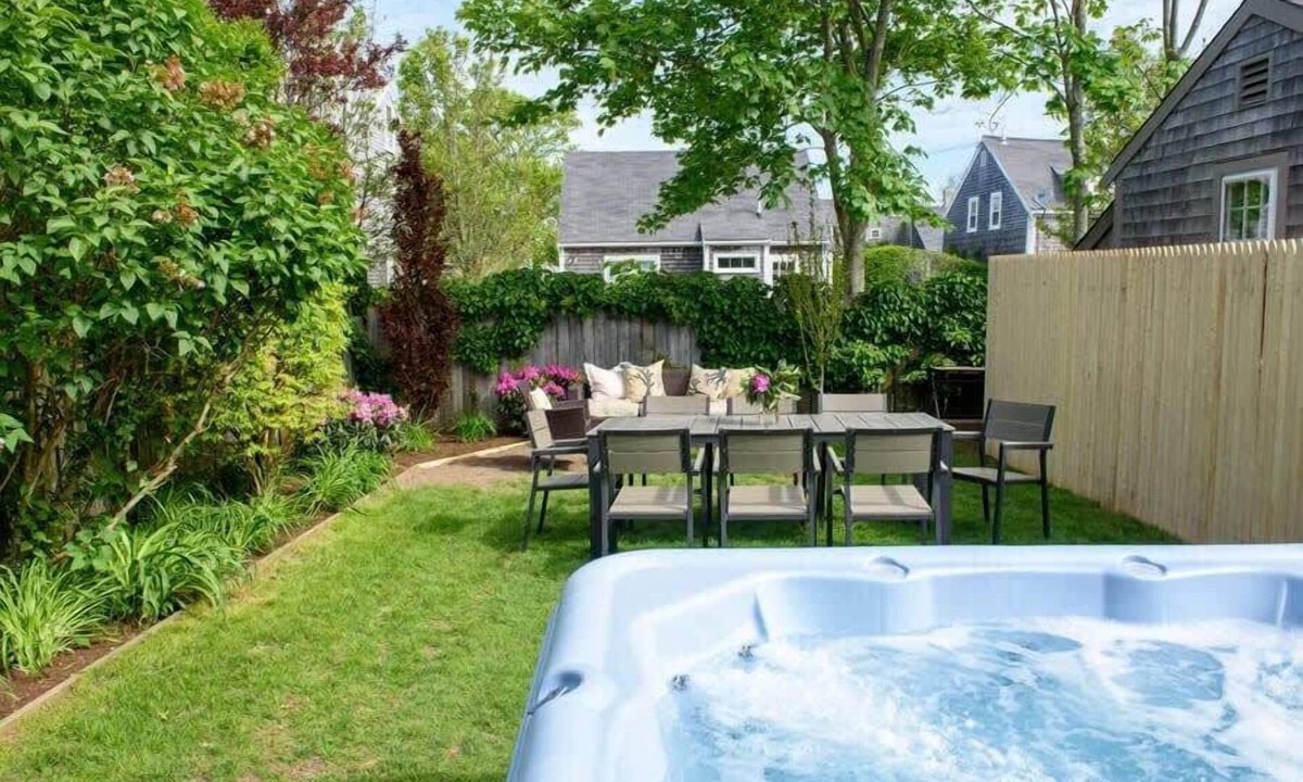 Nantucket Town House | Downtown Historic Home | Hot Tub