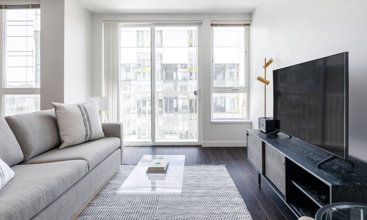 Wilburton Apartment | Dreamy Bellevue 1BR w/ BBQ, Gym, W/D, near Spring District, by Blueground