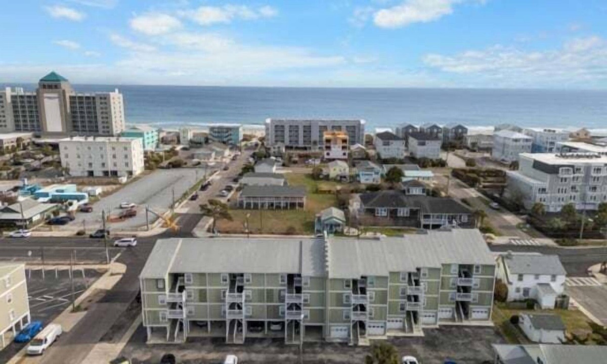 Carolina Beach Villa | DRIFTWOOD C1 (1-Bedroom Villa) by RedAwning