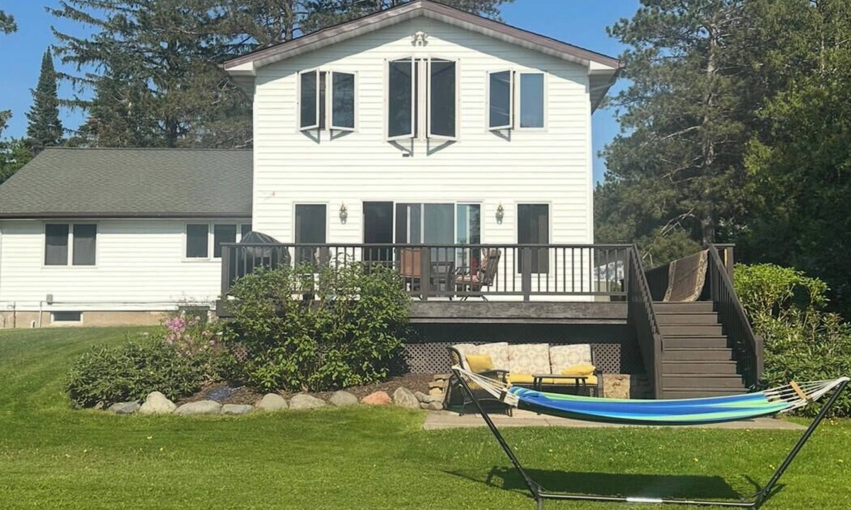 Duluth House | Duluth Pike Lake beachfront home with dock and huge yard