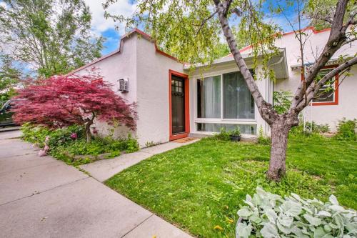 Depot Bench Apartment | Earthy Pearl 1 Bedroom Suite at the Boise Depot