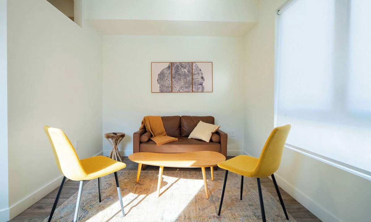 Franklin Park Apartment | East Market Columbus Modern Apartment