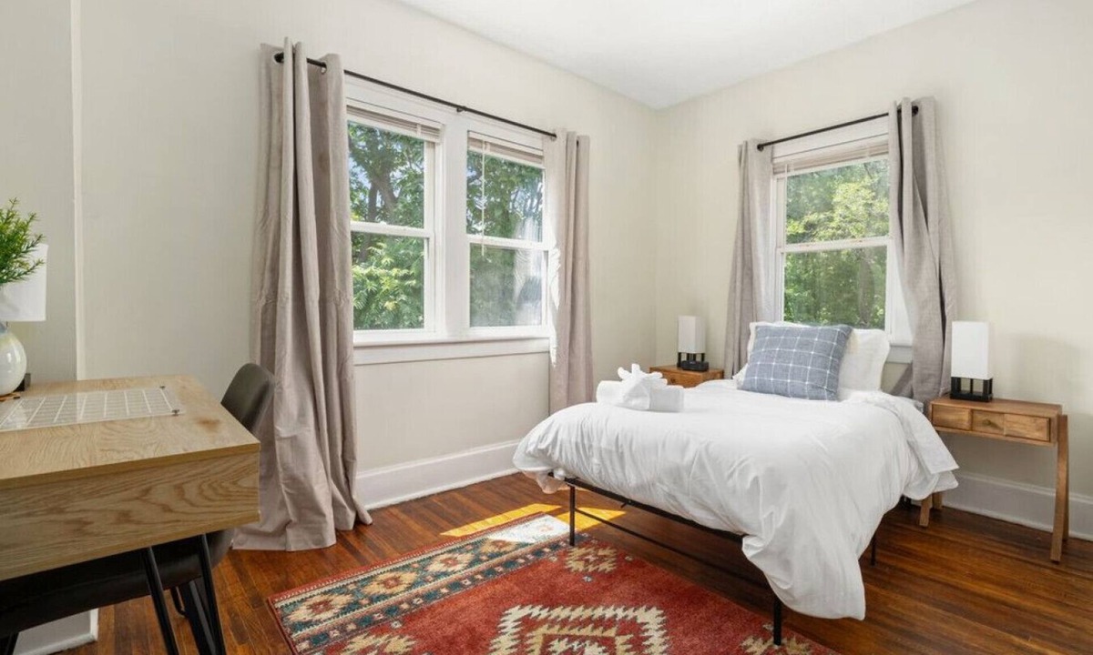 Near East Columbus Villa | Eldridge Echo R - 3BR 1BA Unit in East Columbus