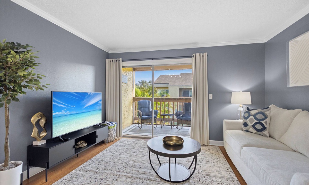 South Gate Ridge Apartment | Elegant Gray 1BR Condo , Heated Pool Near Siesta