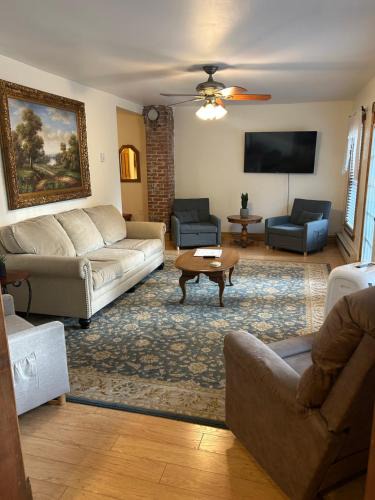 Clintondale Apartment | Elixir Apt