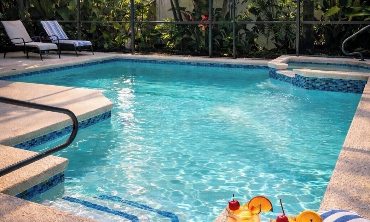 Calabay Parc Villa | Endless Summer Villa, Spacious 4 bedroom pool home w/spa and tropical garden and themed kids rooms