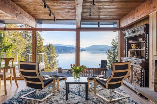 Northeast Bellevue House | Enjoy Paradise on Lake Sammamish