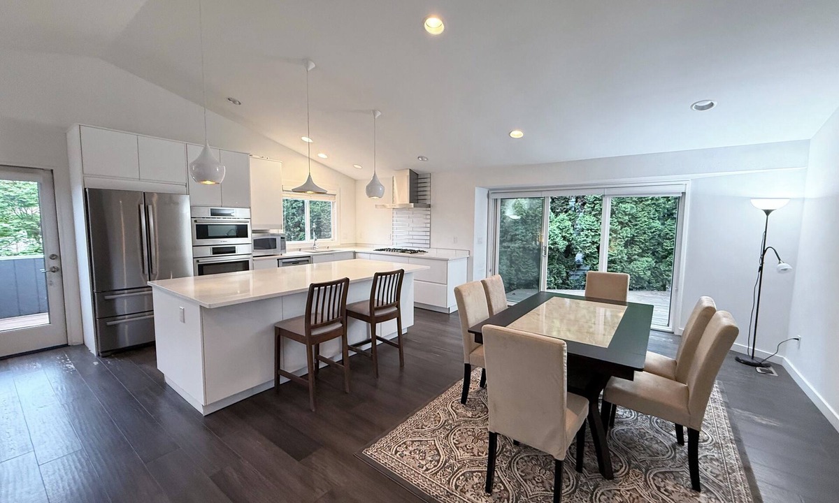 Inglewood-Finn Hill House | Entire spacious house in marvelous Kirkland with garage