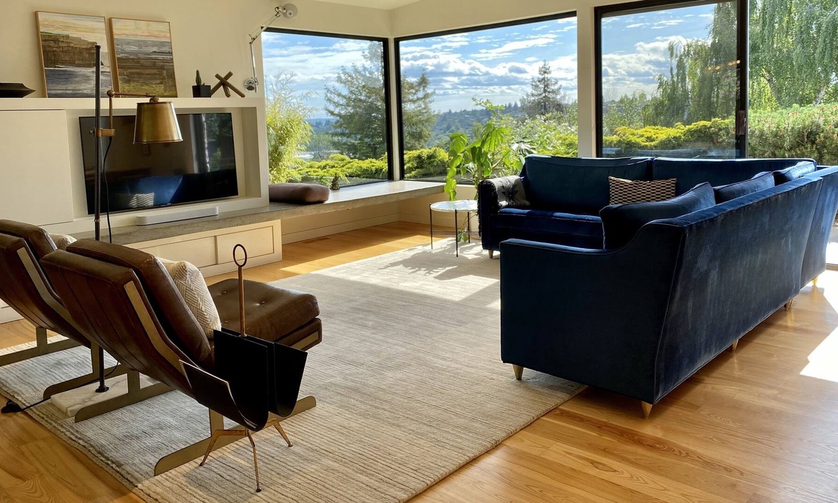 North Queen Anne House | EPIC VIEW Mid-Century Modern Queen Anne Sanctuary