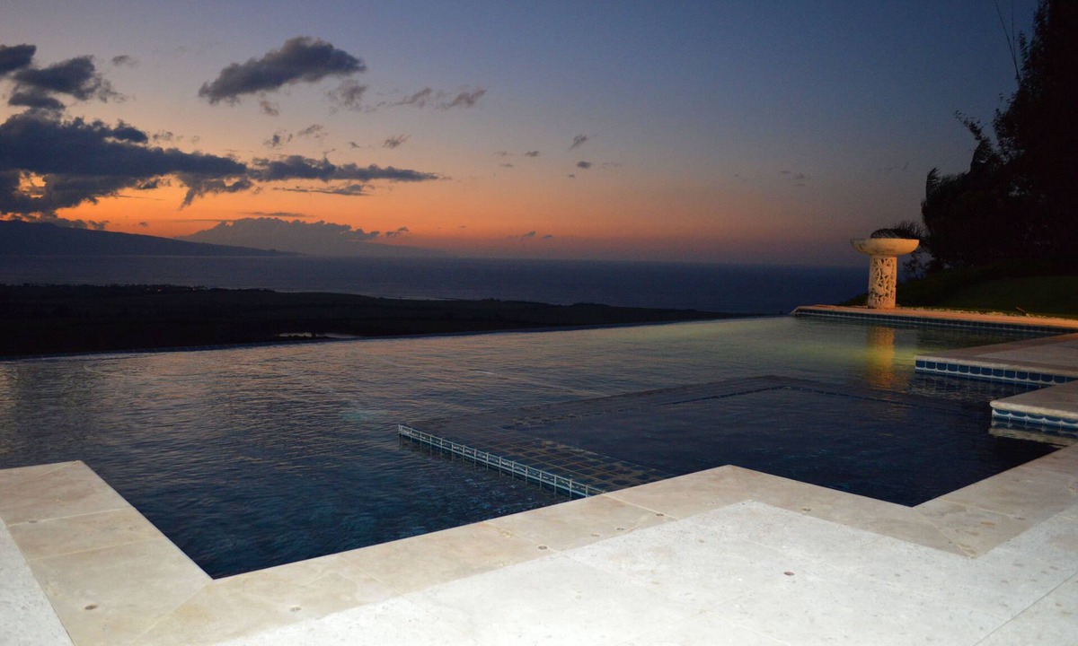 Pauwela House | Escape from Reality.180 Degree View, Pool, Hot-Tub, Privacy. Permitted