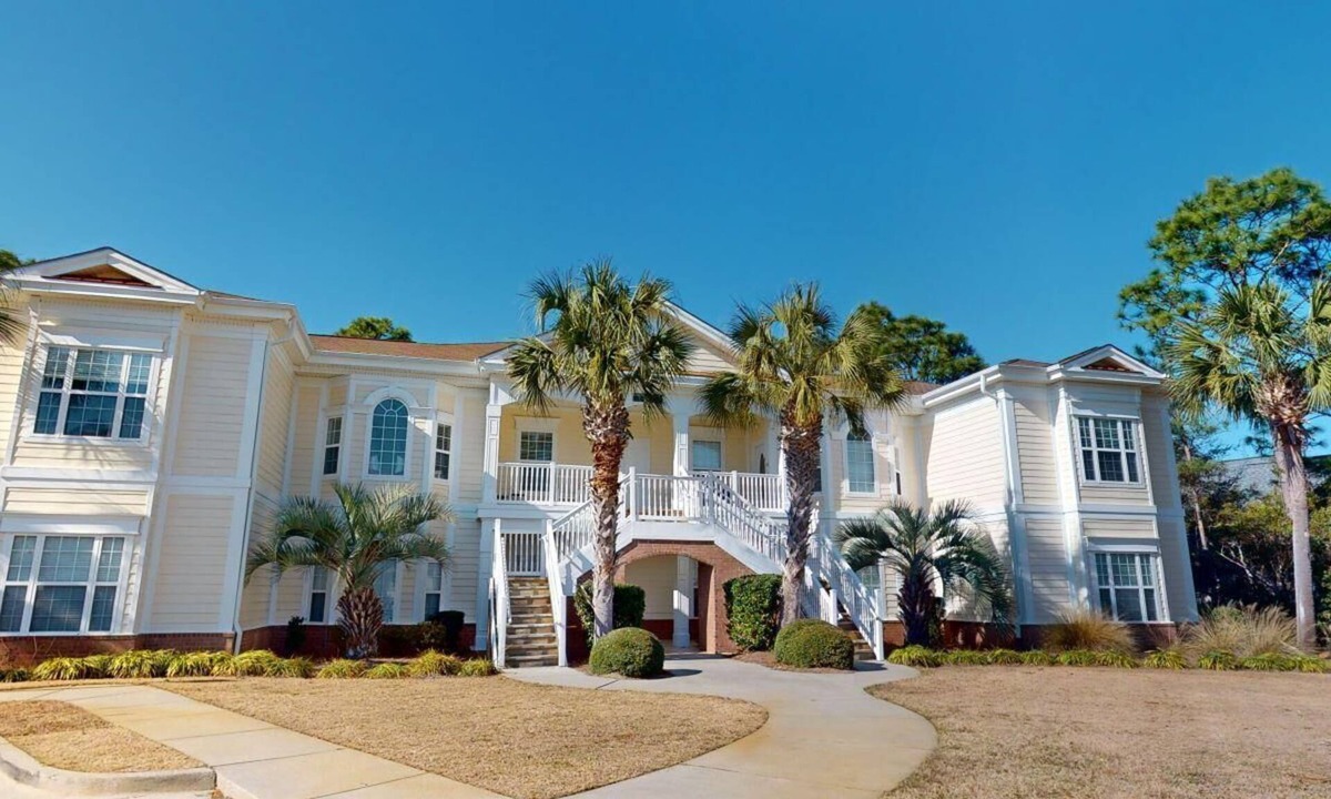 Pawleys Island Villa | Escape to Green Haven a Golfer's Delight