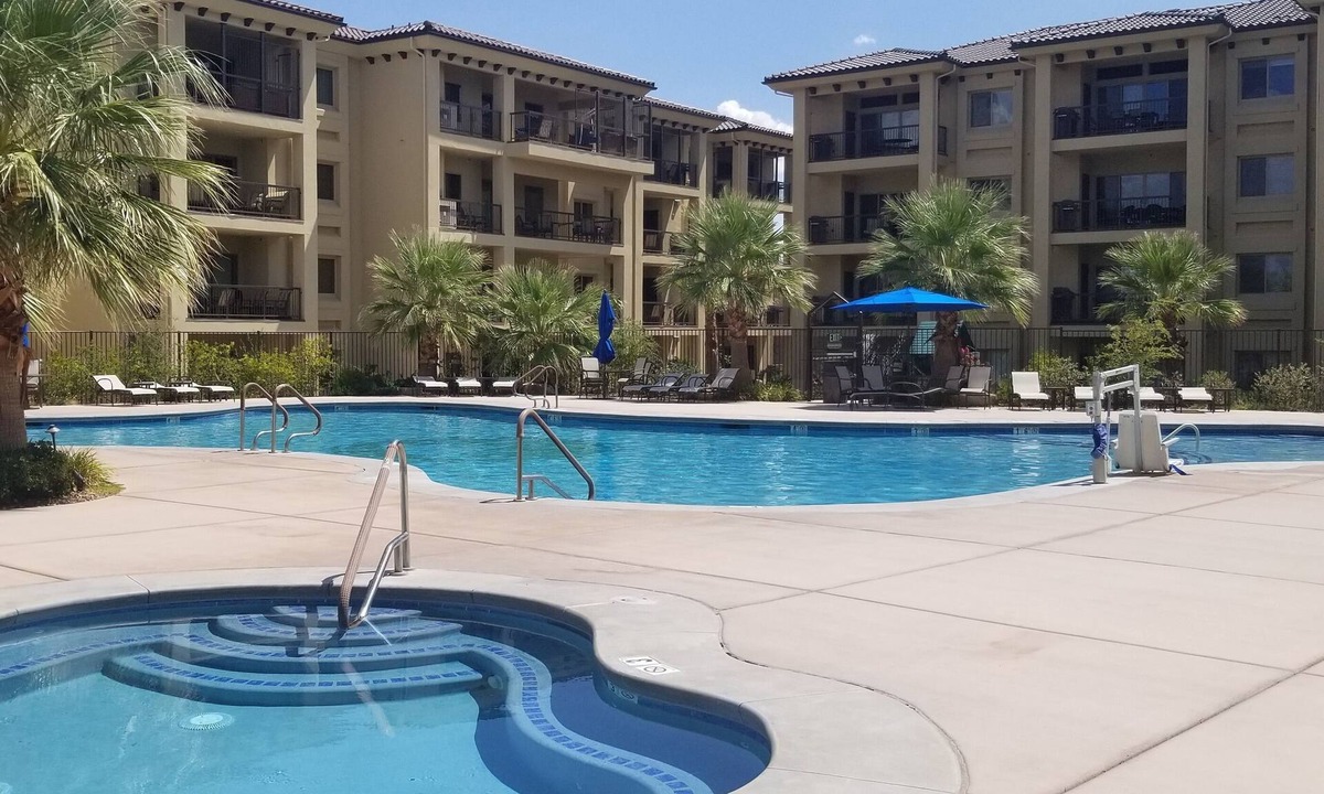 St. George Condo | Estancia Resort! New beauty in St George with heated pool and pickleball