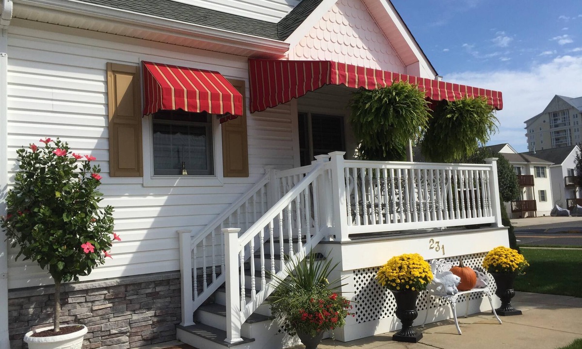 Diamond Beach House | Exceptional Location, Short Walk to Beach, History, Fun & Year-Round Adventures!