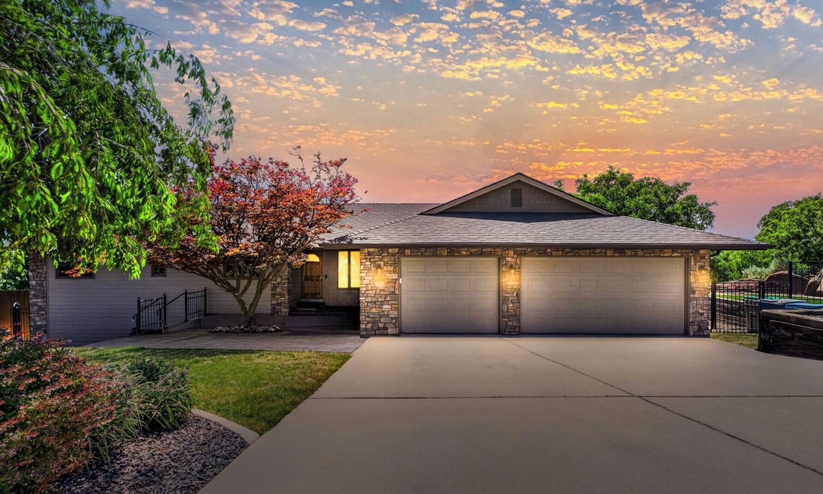 Boise House | Exec Furnished Home Corp Relocation Med Professionals Micron Ext Stays
