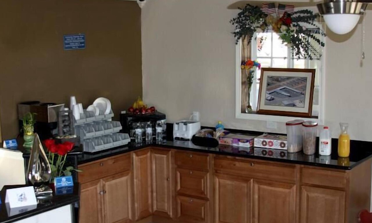 Ira Hotel | Executive Inn