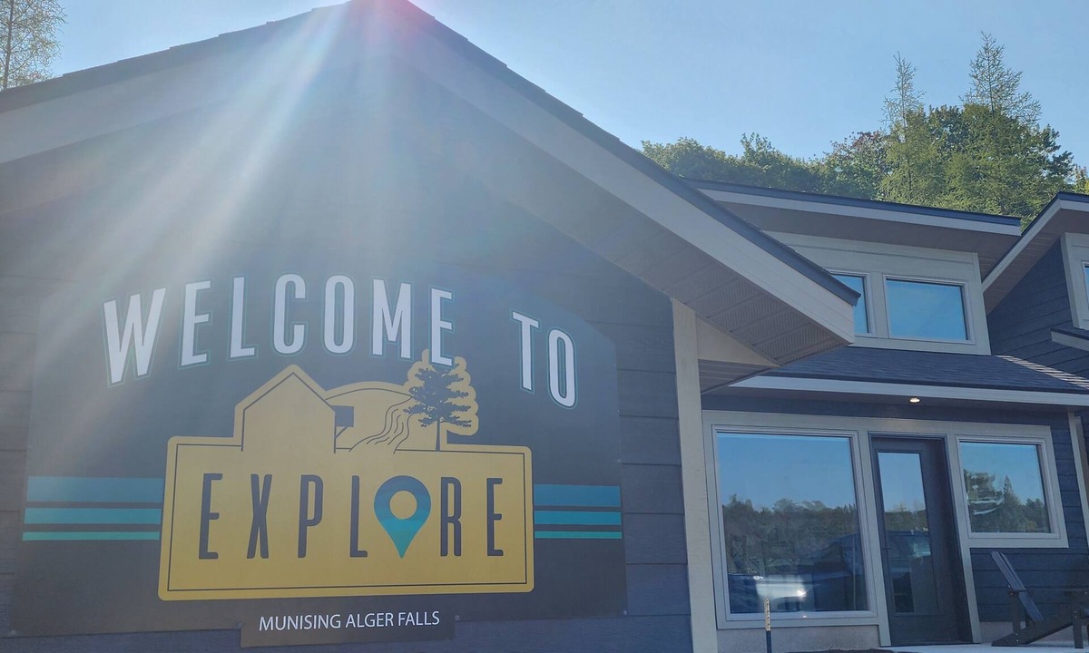 Munising Cottage | EXPLORE Munising Cottage 210