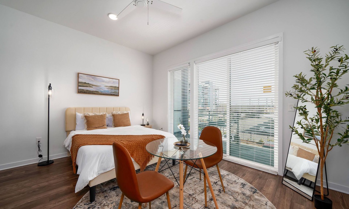 Avondale Apartment | Exquisite Studio l DT Birmingham w Private Balcony