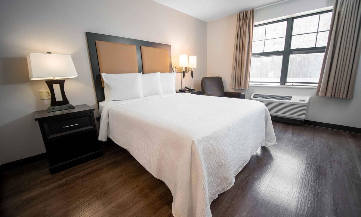 Potomac Falls Hotel | Extended Stay America Suites Washington DC Sterling
