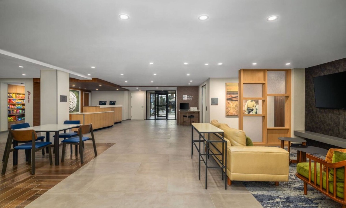 Clinton Hotel | Fairfield by Marriott Inn & Suites Clinton