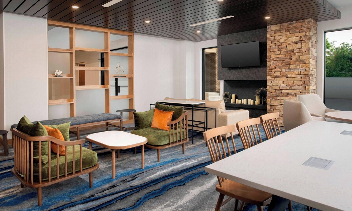 Alexandria West Hotel | Fairfield Inn & Suites by Marriott Alexandria West/Mark Center
