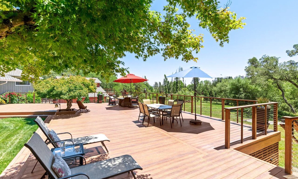 Graton House | Fallen Tree Ranch ~ 3 Acres in Wine Country, Pool, Hot Tub, Sauna