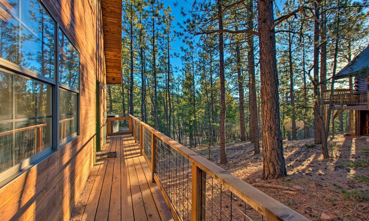 Angel Fire Cottage | Family Cabin w/Hot Tub: 1 Mi to Angel Fire Resort