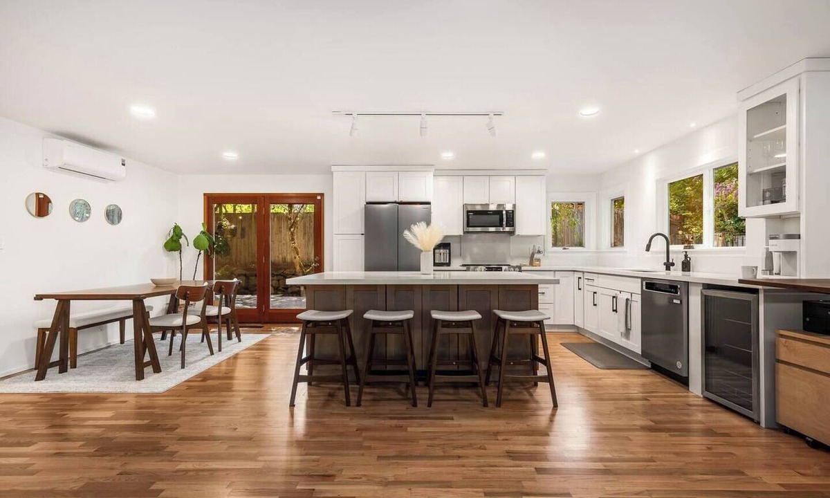 Lake City House | Family Escape | Hot Tub | Firepit | EV | Sleeps 10