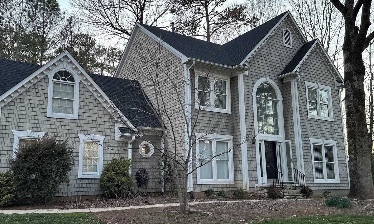 Cary House | Family-Friendly 3BR/2.5BA Retreat | Cul-de-Sac | Fenced Yard & Soaking Tub
