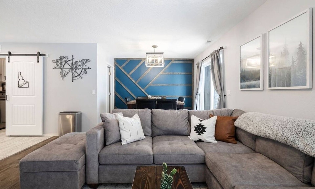 Southwest Ada County Alliance House | Family Friendly- Games- 4 Bdroom- Walk to Park