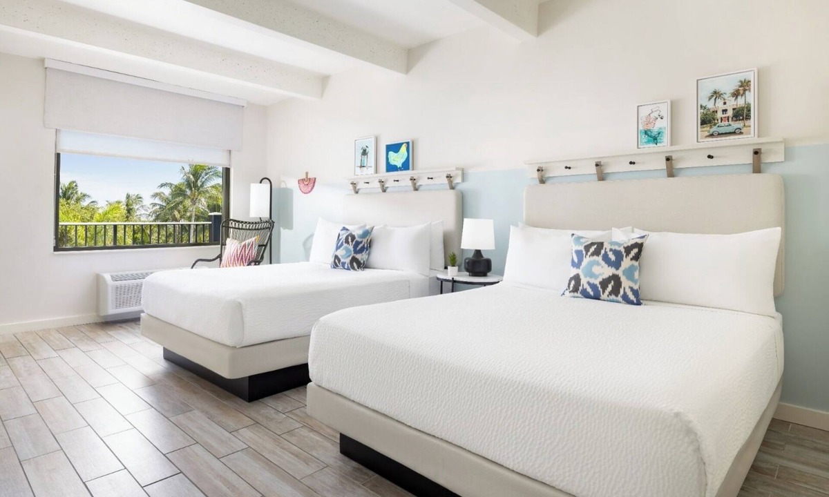 New Town Hotel | Family-Friendly Two Queen Beds Room Near Key West Hotspots