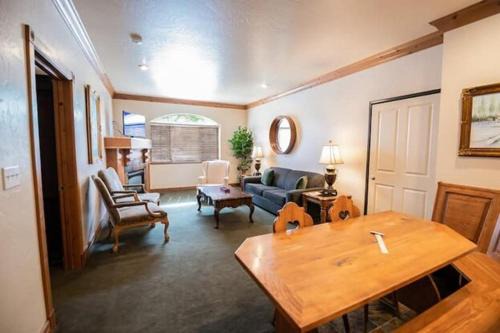 Zermatt Apartment | Family-Friendly Zermatt King Villa Near Park City & Deer Valley Ski Resorts - 2073