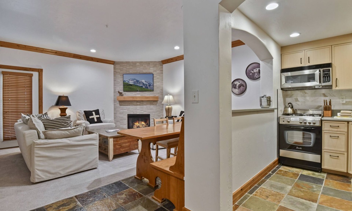 Zermatt Villa | Family Getaway~pool, Tubing, Skiing, & Ice Castles Villa 1002 1 Bedroom Villa by RedAwning