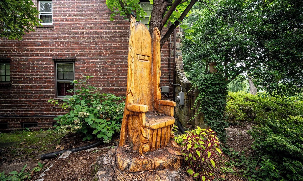 West Hyattsville House | Family Pet Friendly 4-Bedrm 8-Beds & Fenced Backyard
