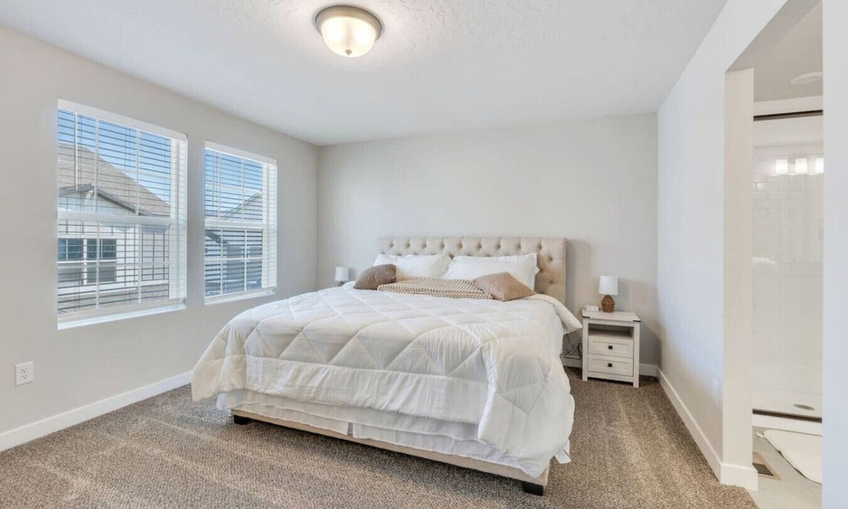 Lehi Villa | Family Retreat in Thanksgiving Point PetFriendly