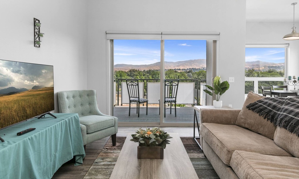 East End Apartment | Fantastic 2bed/2bath Penthouse - Downtown Boise location, AMAZING mountain views