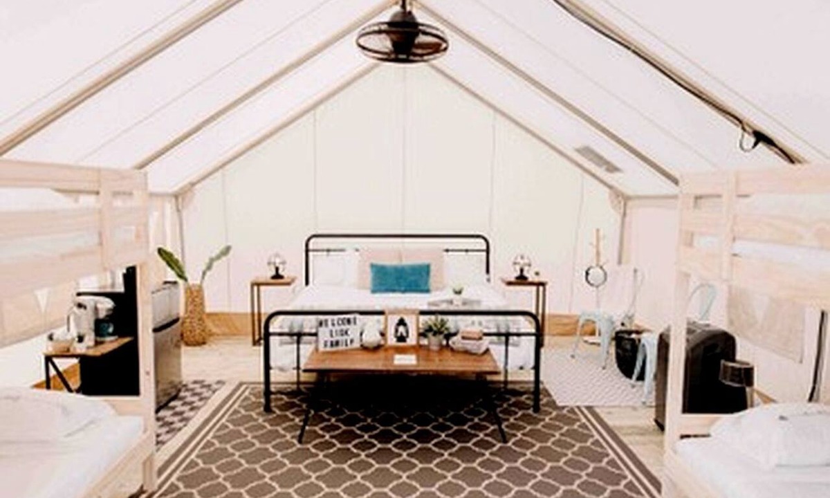 Osprey RV Rental | Fantastic Tented Cabin with Fire Pit in Sarasota, Florida