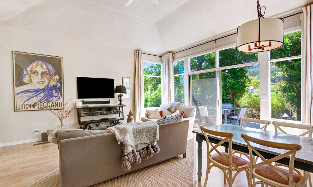 St. Helena Cottage | Farmhouse Cottage on the Valley Floor