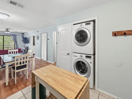 Folly Field House | Fiddler's Cove 6H - Awesome Beach Villa