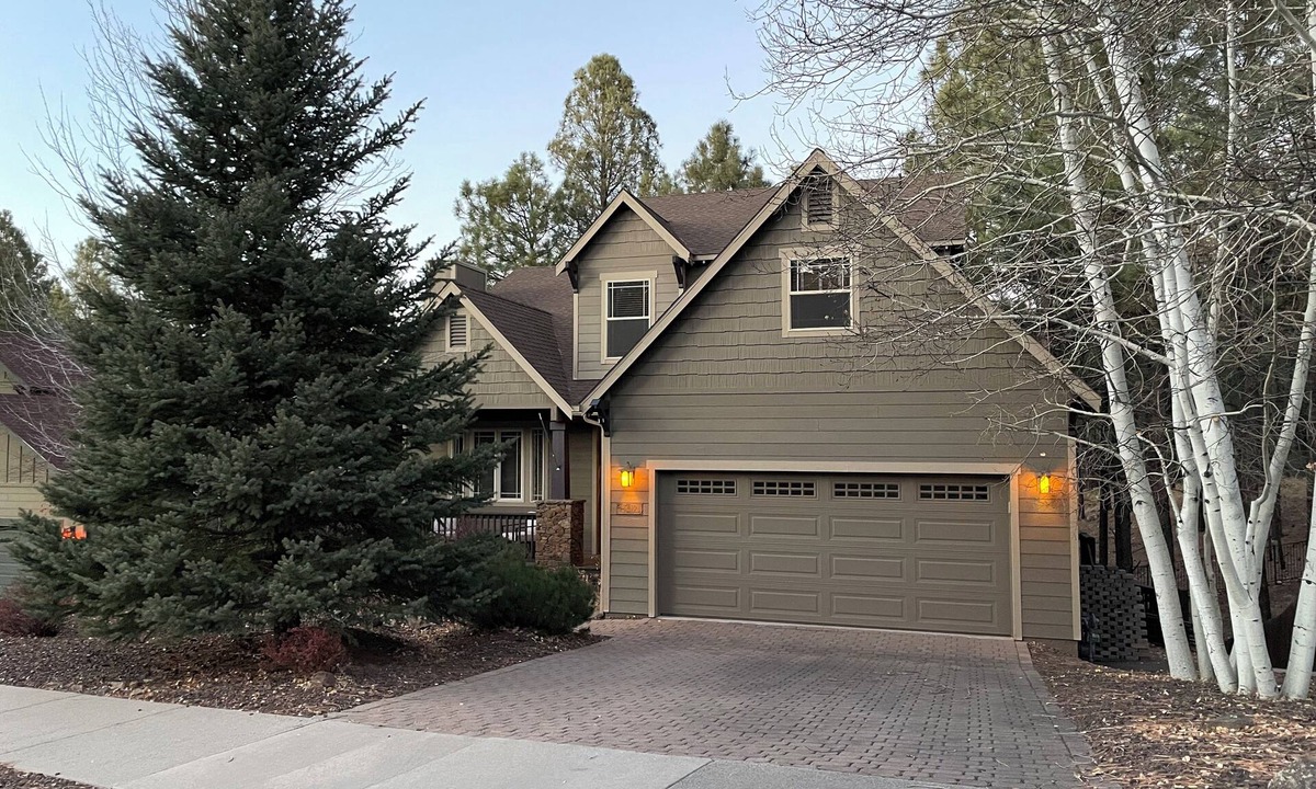 Ponderosa Trails House | Flagstaff Family Retreat — Game Room, Gym, Fire Pit & Forest Fun!