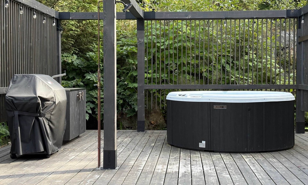 Port Renfrew Cabin | Flow Cottage: Private Hot Tub