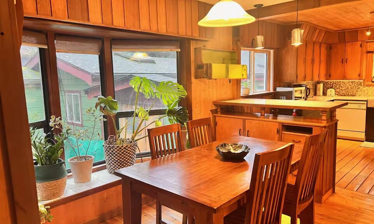 Squamish Bed & Breakfast | Forest Cabin