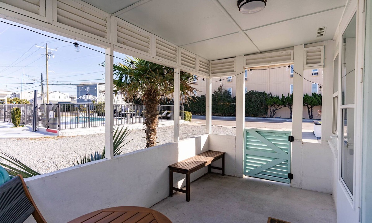 Kure Beach Cottage | Fort Fisher Flat~ Cottages @ Kure~ Beach, Fishing, Pool, Walk to Pier