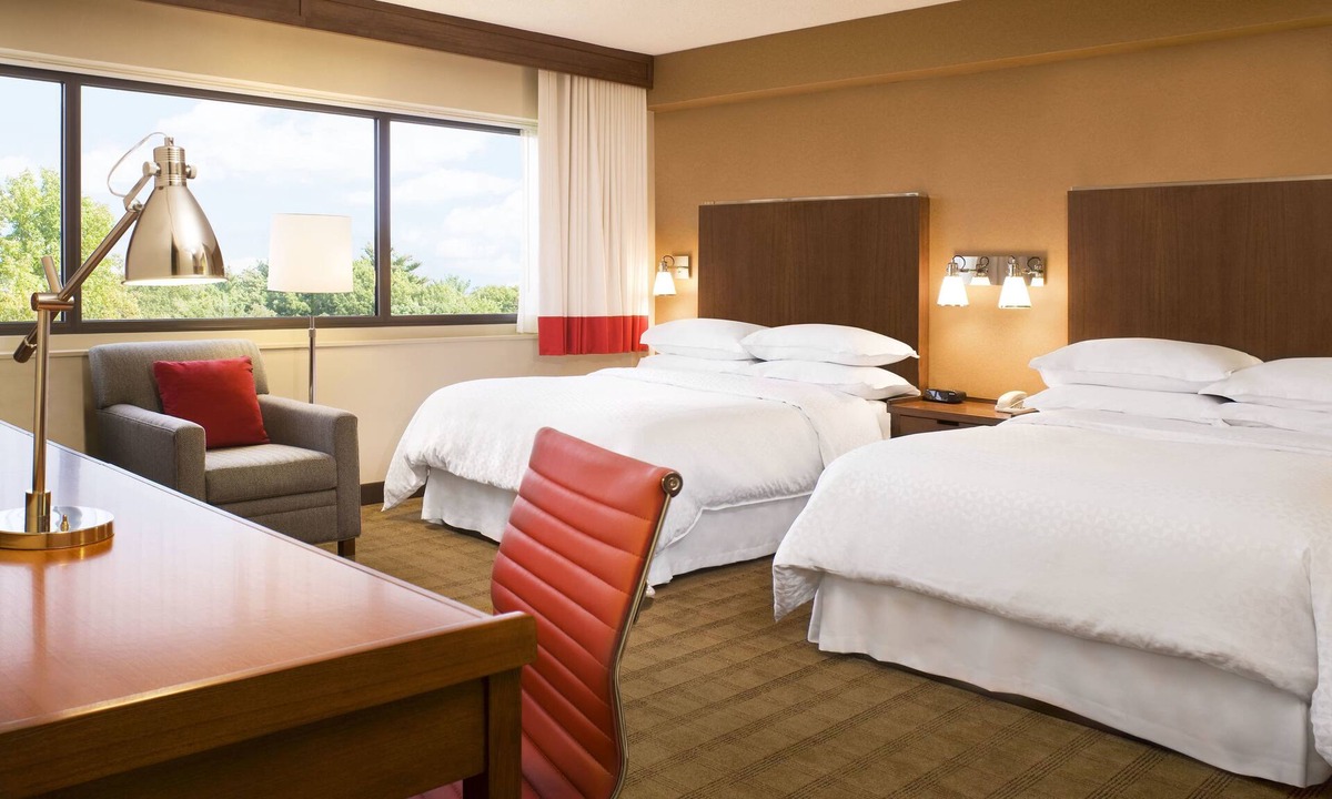 Moncton Hotel | Four Points by Sheraton Moncton