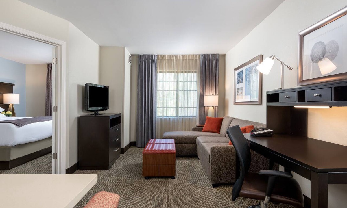 Chantilly Condo | Free Breakfast, Airport Shuttle, Great Location!