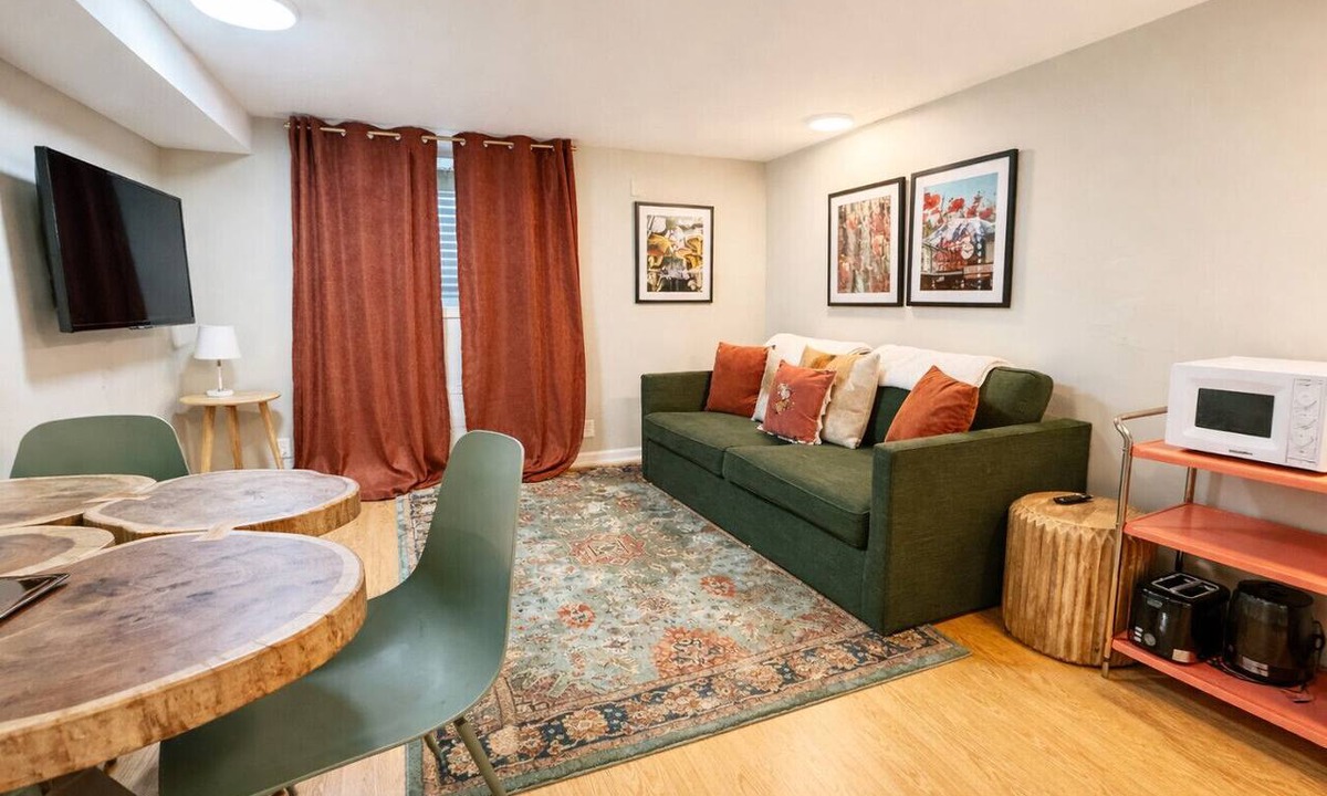 Fremont Apartment | Fremont Artist`s Suite | Walk to Ballard & Zoo