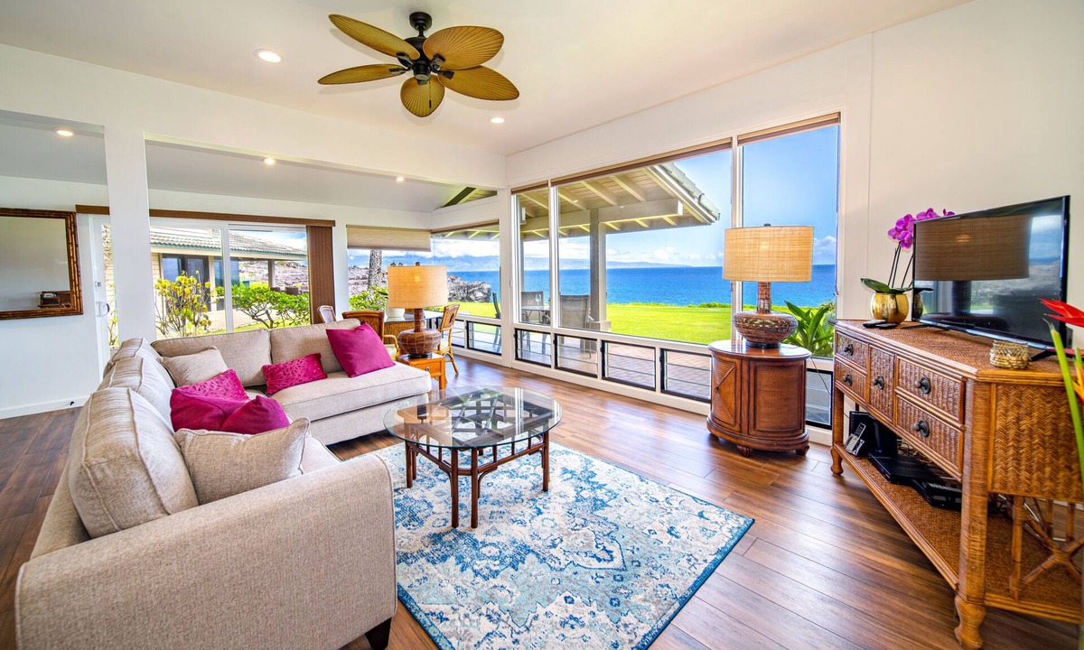 Kapalua Villa | FRONT ROW OCEANFRONT!Platinum 5 star villa.Water view from main & master! 26G-1